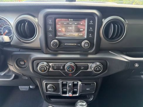 Used 2018 Jeep Wrangler Unlimited Sport S AWD/4WD image 21