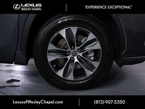 Used 2020 Toyota Highlander XLE FWD image 5