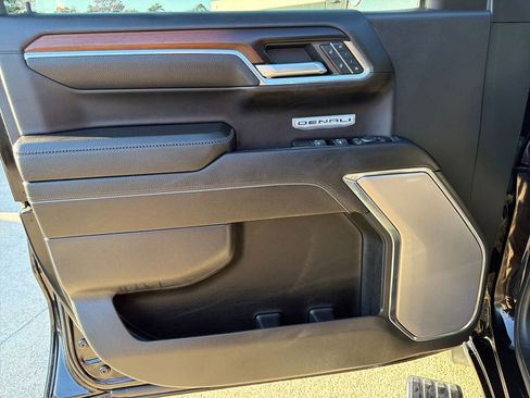 Used 2024 GMC Sierra 1500 Denali w/ Denali Reserve Package image 12