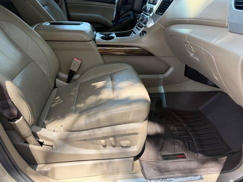 Used 2017 GMC Yukon SLT w/ Open Road Package RWD image 40