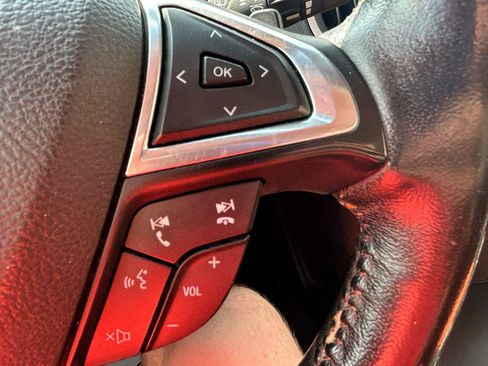 Used 2015 Ford Edge SEL FWD image 18