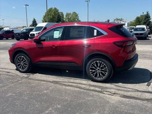 New 2024 Ford Escape SE image 8