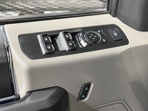 Used 2020 Ford F250 XLT w/ XLT Premium Package image 32