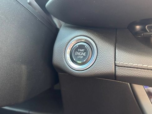 Used 2023 Buick Envision Avenir AWD/4WD image 35