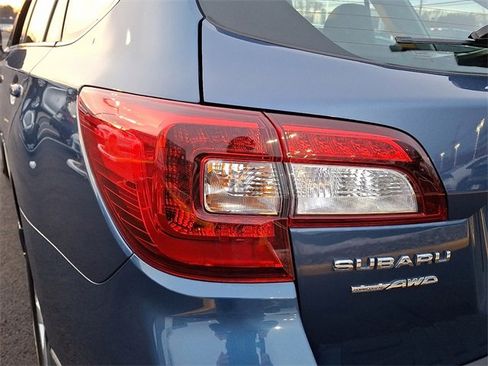 Used 2019 Subaru Outback 2.5i image 16