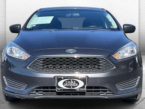 Used 2018 Ford Focus SE image 2