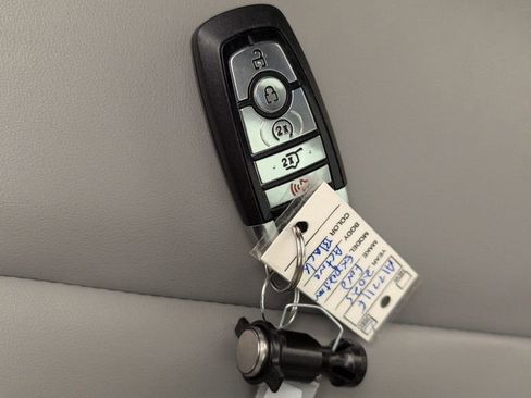 Used 2025 Ford Expedition Active image 51