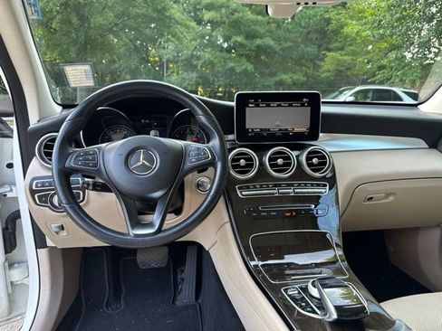 Certified 2019 Mercedes-Benz GLC 300 4MATIC image 11