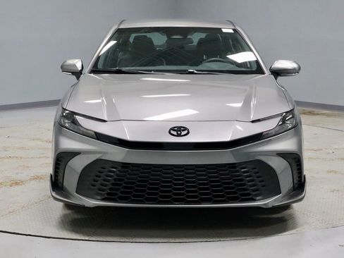 Used 2025 Toyota Camry SE AWD/4WD image 5