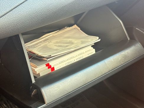 Used 2020 Toyota Corolla LE image 27