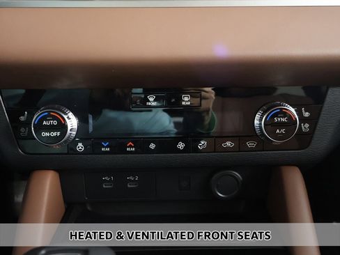 New 2025 Mitsubishi Outlander SEL image 9