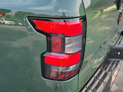 Used 2022 Nissan Frontier PRO-4X AWD/4WD image 35