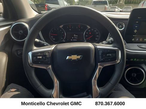Used 2024 Chevrolet Blazer LT w/ Convenience Package FWD image 16