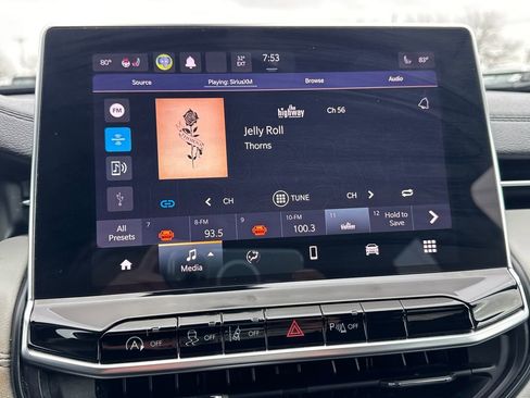 Used 2023 Jeep Compass Limited image 25