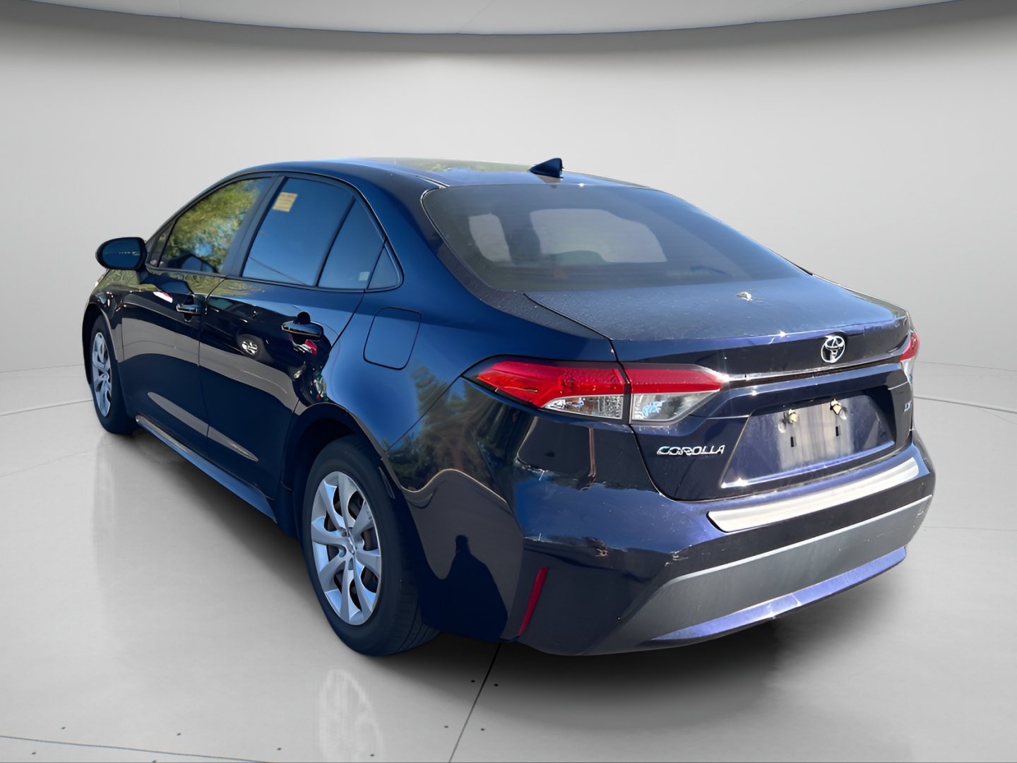Used 2021 Toyota Corolla LE w/ Carpet Mat Package (TMS) FWD image 11