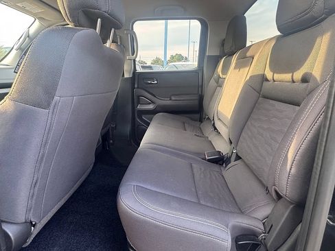 Used 2024 Nissan Frontier SV AWD/4WD image 10