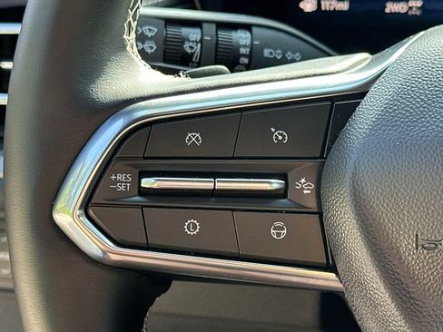 Used 2026 Chevrolet Traverse LT w/ Enhanced Driving Package AWD/4WD image 28