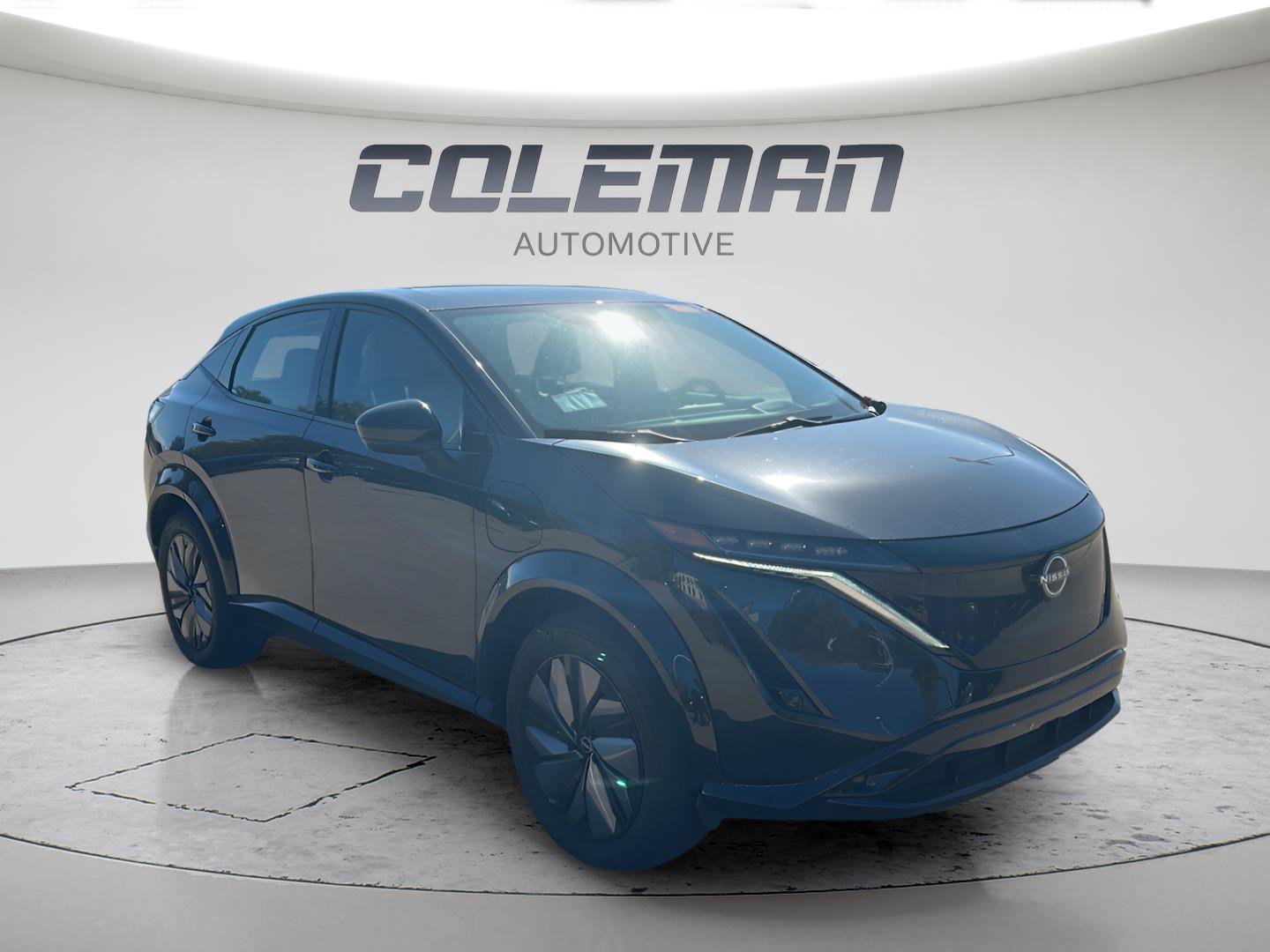 Used 2024 Nissan Ariya AWD image 2