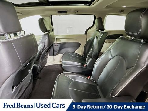 Used 2023 Chrysler Pacifica Limited image 28