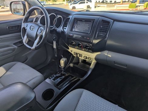 Used 2015 Toyota Tacoma PreRunner image 11