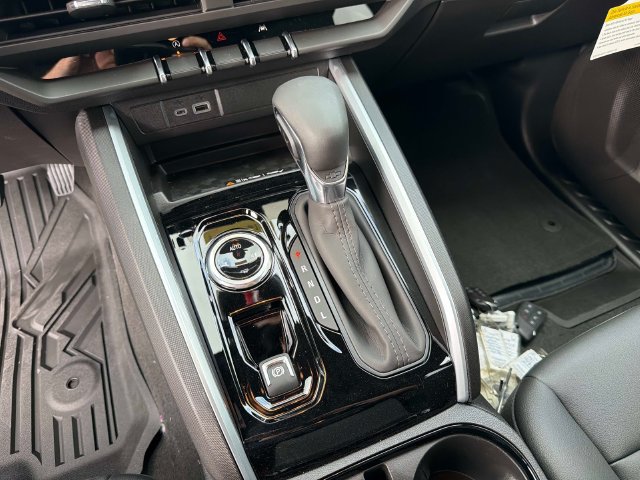 New 2026 Chevrolet Colorado LT w/ LT Convenience Package AWD/4WD image 28