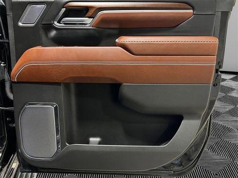 Used 2024 GMC Sierra 3500 Denali Ultimate image 18