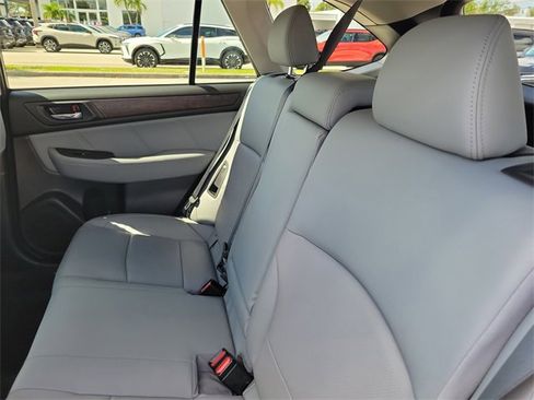 Used 2019 Subaru Outback 3.6R Limited w/ Popular Package #2 image 10