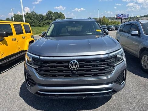 Used 2024 Volkswagen Atlas SEL Premium R-Line AWD/4WD image 2