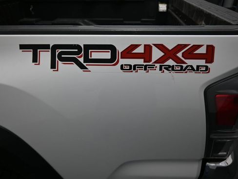 Used 2023 Toyota Tacoma TRD Off-Road AWD/4WD image 13