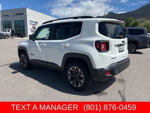 Used 2023 Jeep Renegade Latitude w/ Sun/Sound Group AWD/4WD image 6