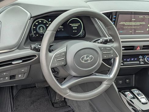 Certified 2023 Hyundai Sonata SEL w/ Convenience Package FWD image 17