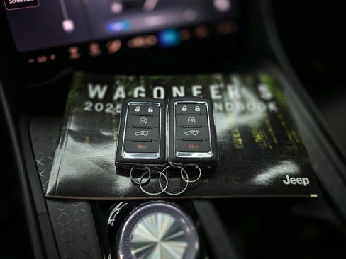 Used 2025 Jeep Wagoneer S Limited AWD/4WD image 44