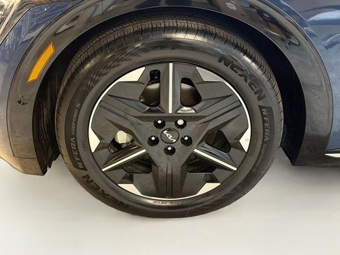 Used 2025 Kia EV6 Wind image 11