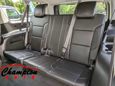 Used 2018 Chevrolet Suburban Premier AWD/4WD image 18