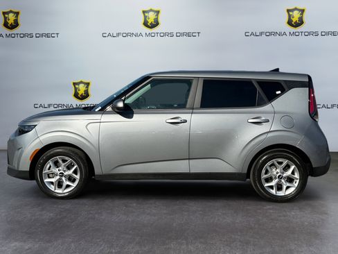 Used 2023 Kia Soul S image 2