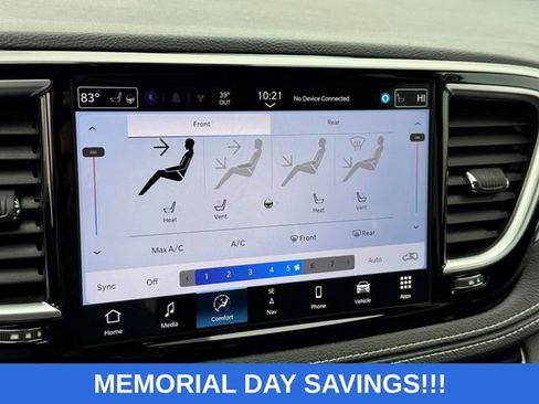 Used 2026 Chrysler Pacifica Limited FWD image 31