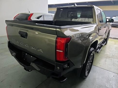 Used 2024 Toyota Tacoma TRD Sport w/ TRD Sport Premium Package AWD/4WD image 4