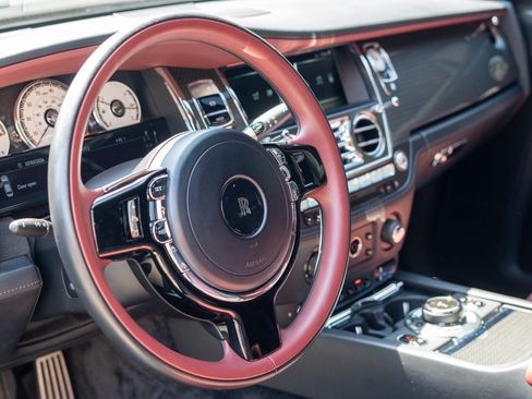 Certified 2018 Rolls-Royce Ghost RWD image 14