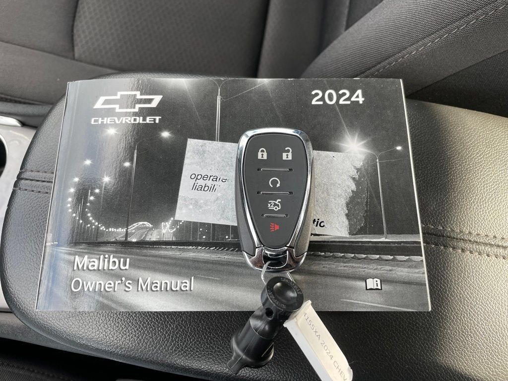 Used 2024 Chevrolet Malibu LT FWD image 34