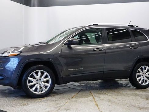 Used 2015 Jeep Cherokee Limited w/ Trailer Tow Group image 2
