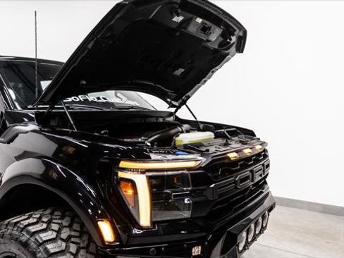 Used 2025 Ford F150 Raptor AWD/4WD image 13