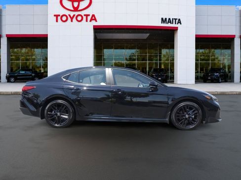 Used 2025 Toyota Camry SE w/ Convenience Package FWD image 2