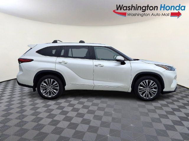Used 2020 Toyota Highlander Platinum AWD/4WD image 8