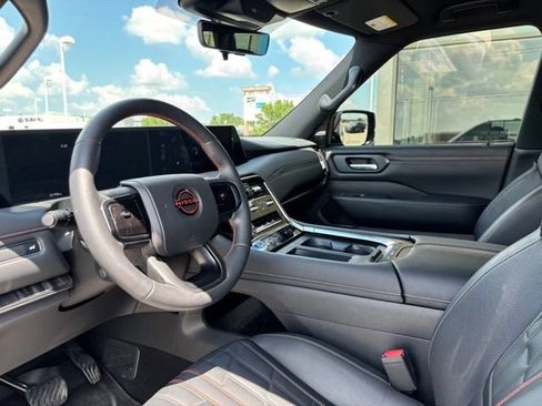 Used 2025 Nissan Armada PRO-4X AWD/4WD image 10
