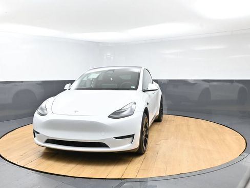 Used 2023 Tesla Model Y Performance AWD/4WD image 3