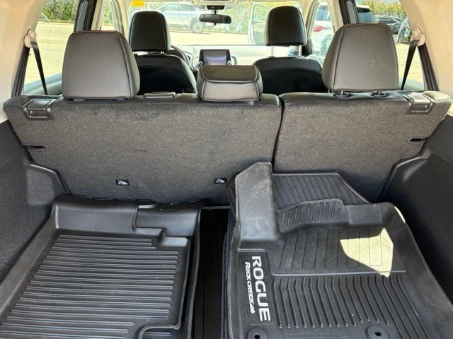 Used 2025 Nissan Rogue SV AWD/4WD image 11