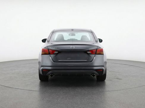 Used 2025 Nissan Altima 2.5 SV image 7