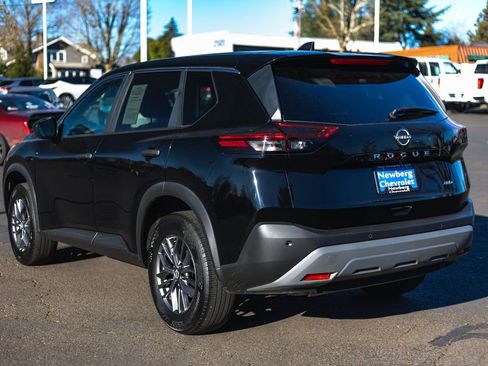 Used 2023 Nissan Rogue S image 10