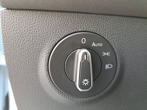 New 2026 Volkswagen Taos SE image 24