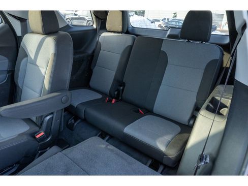 Used 2021 Chevrolet Traverse LT image 14